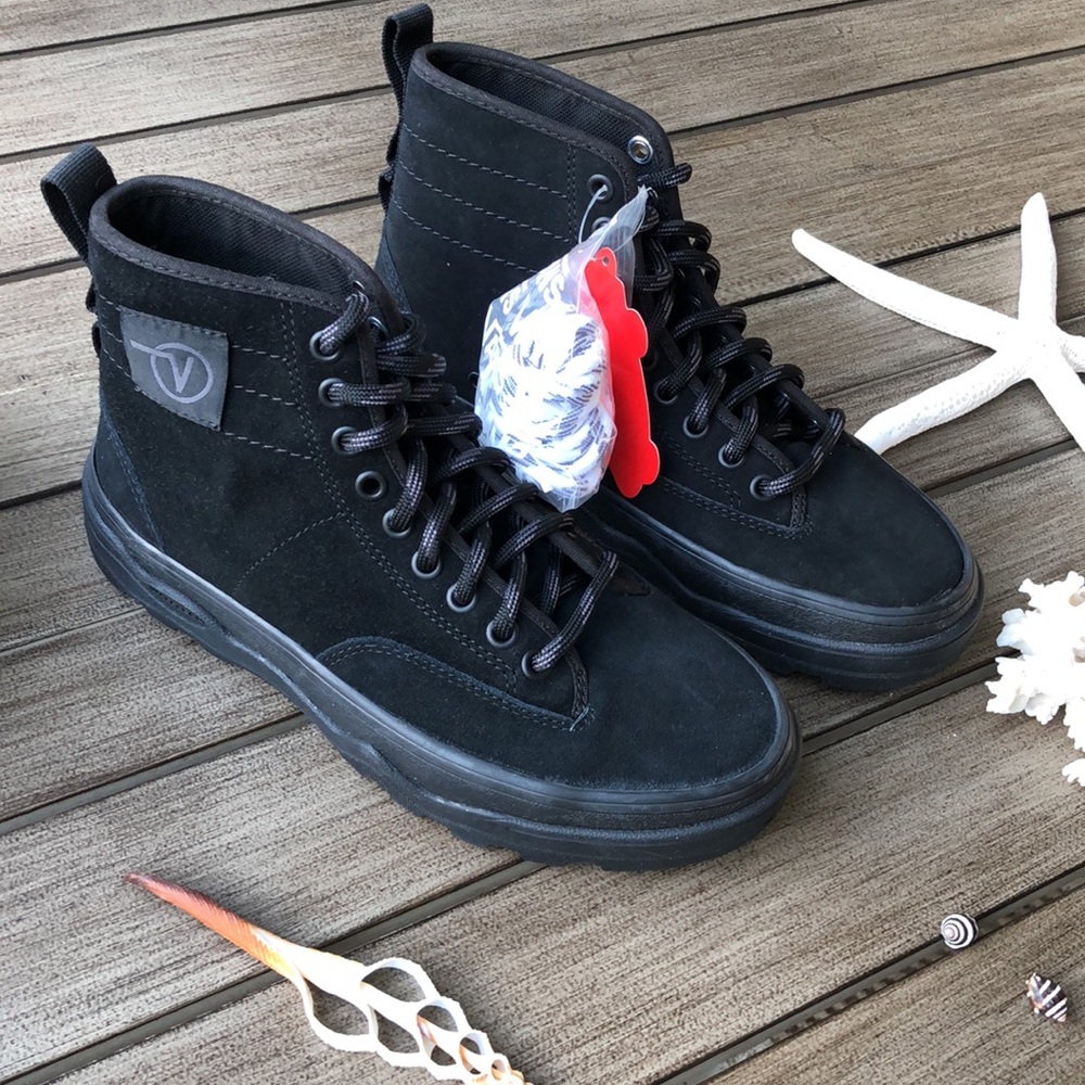 🌴🔆VANS- ALL WEATHER HIKING COMFY CUSH BOOTS